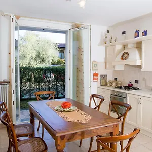 appartamento-con-giardino-e-parcheggio-privato.it-lombardy.com/