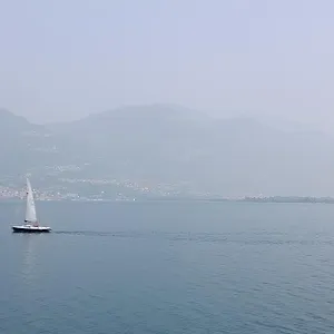 residenza-il-gallo-in-riva-al-lago.it-lombardy.com/